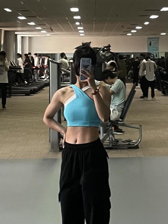 祝你我美丽且“肩强”