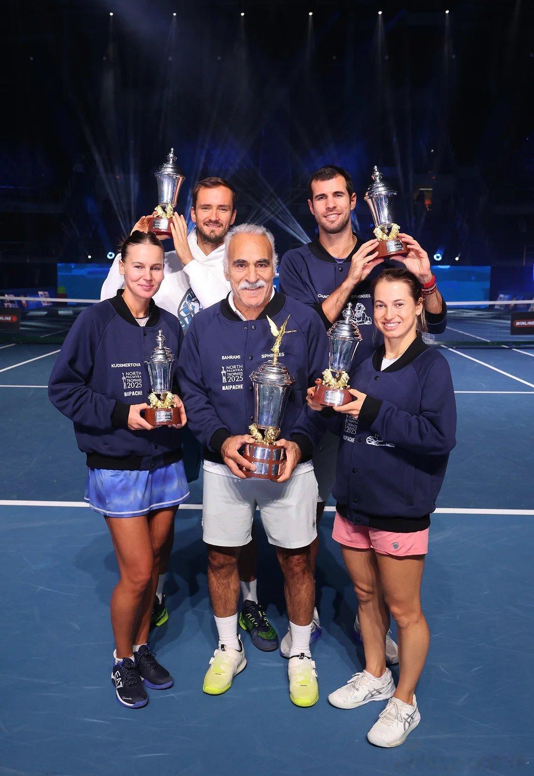 🔵圣彼得堡邀请赛冠军队伍成员🏆梅德韦杰夫、卡恰诺夫、库德梅托娃、普汀塞娃网球