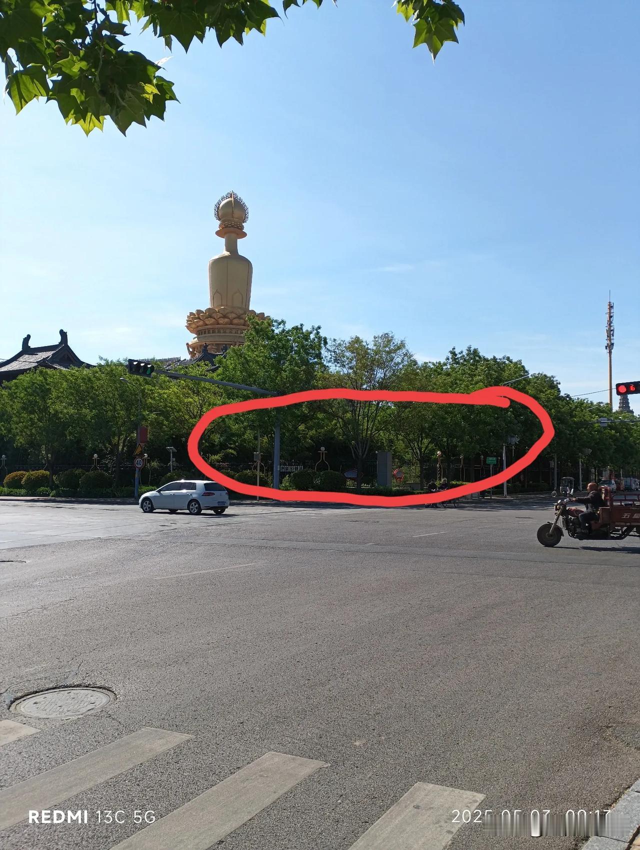 对兖州兴隆寺的一点建议！
兴隆寺作为兴隆文化园的重要组成部分，本应建在兴隆塔的东