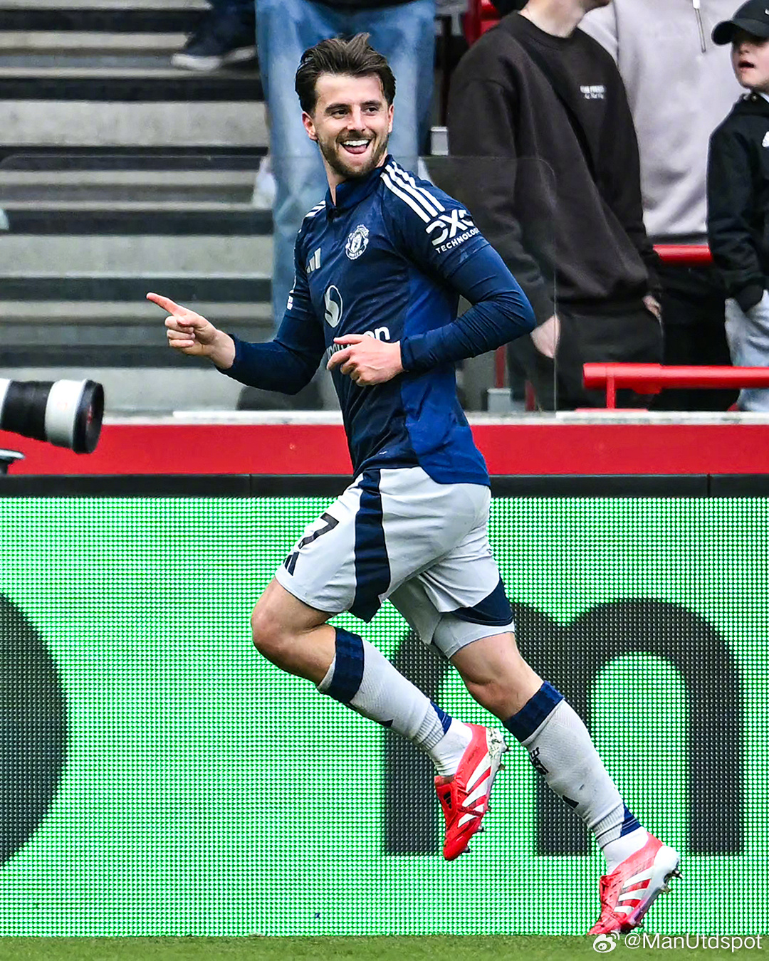 芒特打入个人赛季首球⚽ManUtdspot[超话]布伦特福德vs曼联布伦特福德4