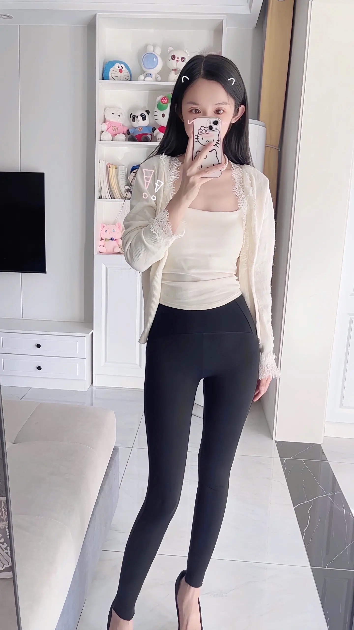 对镜拍瑜伽裤清纯背影杀完美身材