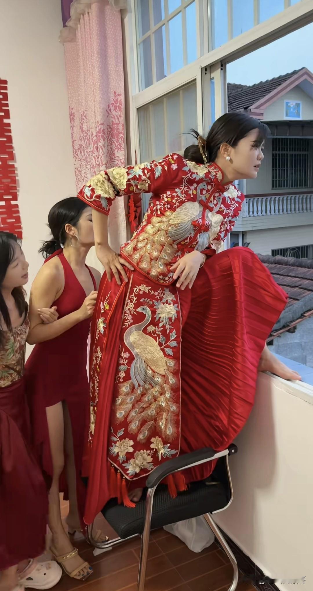 我发现很多想成为网红的女人，很喜欢拍与结婚相关的段子，把彩礼、闺蜜、婆媳、姑嫂、