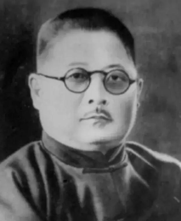 1934年，吉鸿昌牺牲后，他的妻子竟然疯了，她吃垃圾， 睡大街，监视的特务们一头