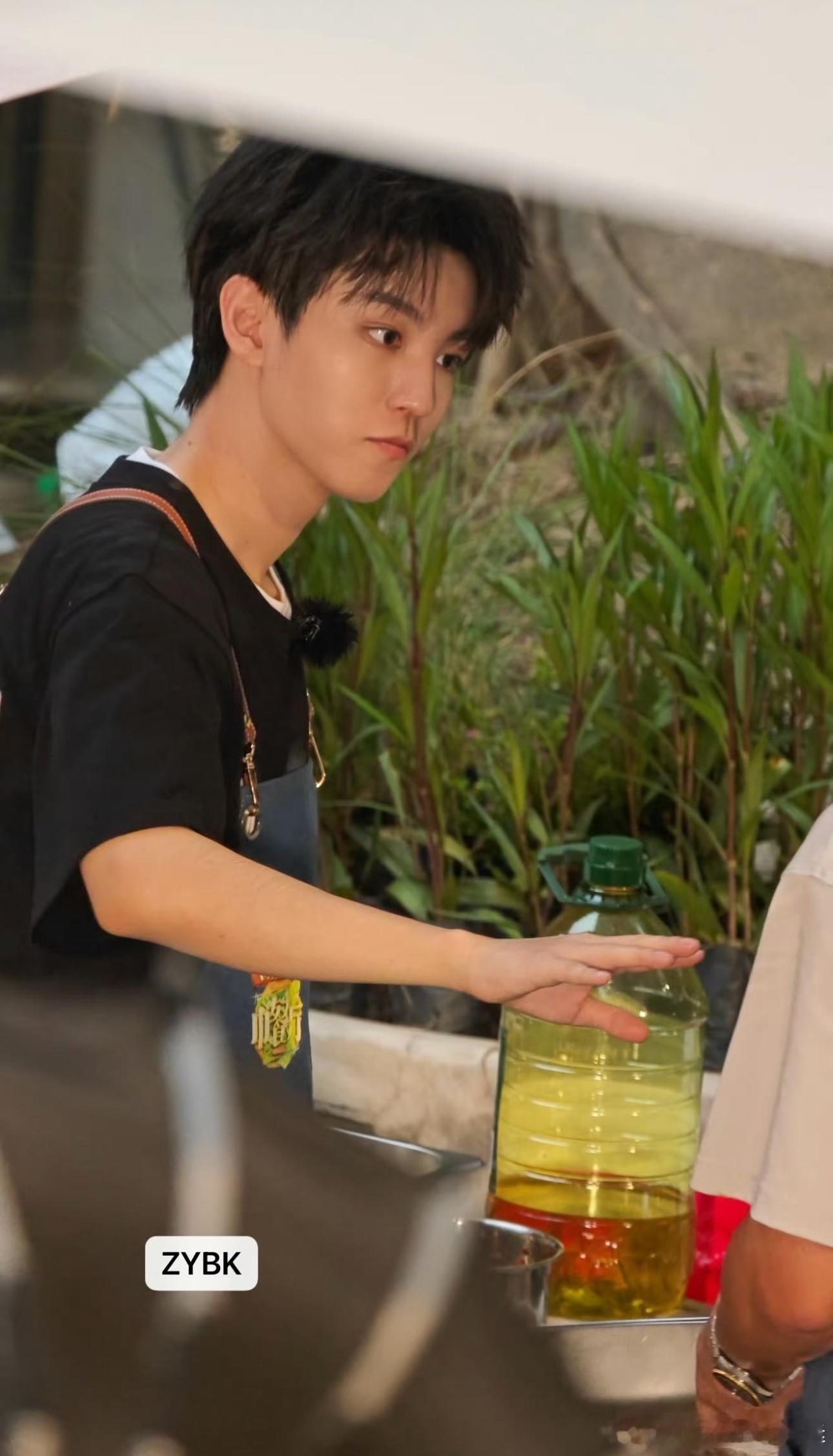 宝贝好可爱哦好生图啊啊王俊凯 中餐厅10