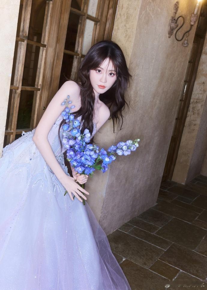 祝绪丹被顶光吓到失去表情管理被祝绪丹可爱晕啦！怕顶光的小慌乱超俏皮，这颜值简直绝