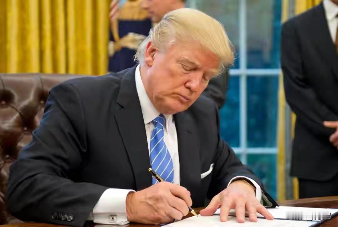 当普京还在为“开发”土地而付出战争代价的时候，特朗普却调整了太空政策，原来特朗普