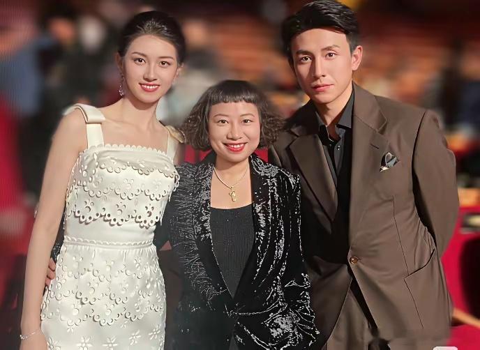 内娱以后怕是没人敢耍大牌娱乐圈今非昔比了以后估计都不分短剧长剧演员了，只要你演技