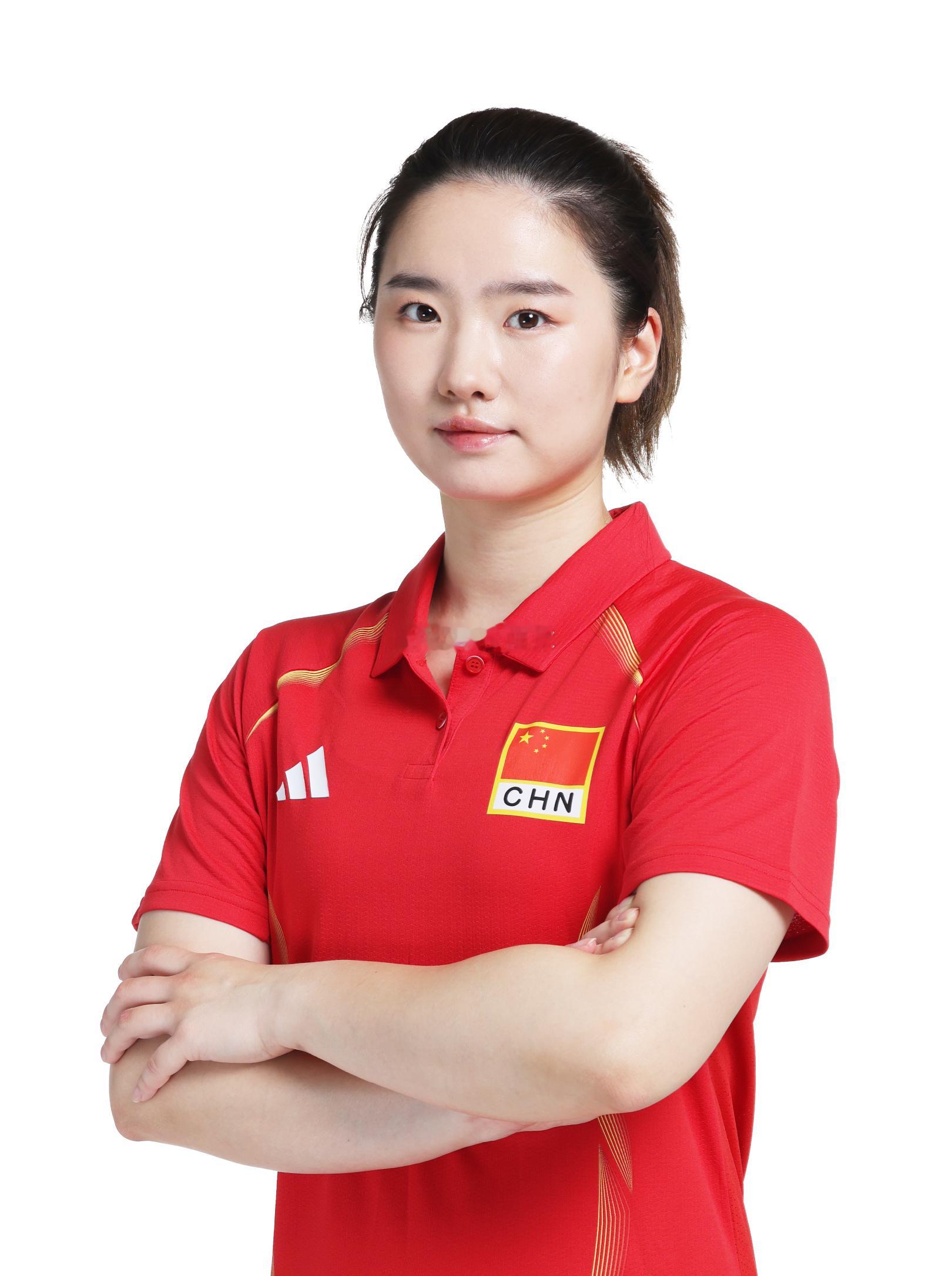 中国女排3-2泰国女排中国女排自由人倪非凡数据20次一传、10到位1失误一传到位