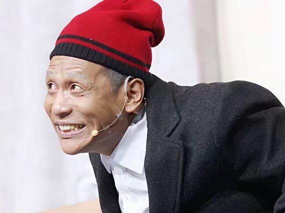 电商冲击后遗症显现：实体店困局何解？

曾几何时，街头巷尾的实体店是城市烟火气的