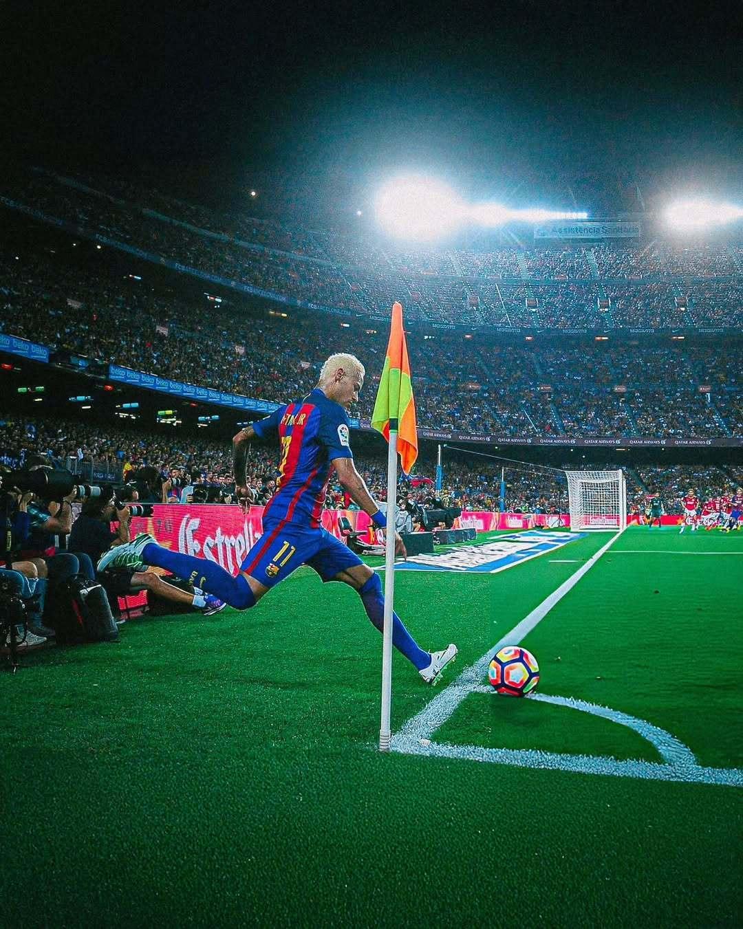 当内马尔在角球区踩球虚晃时……你就知道，好戏即将上演。🇧🇷✨足球世界杯