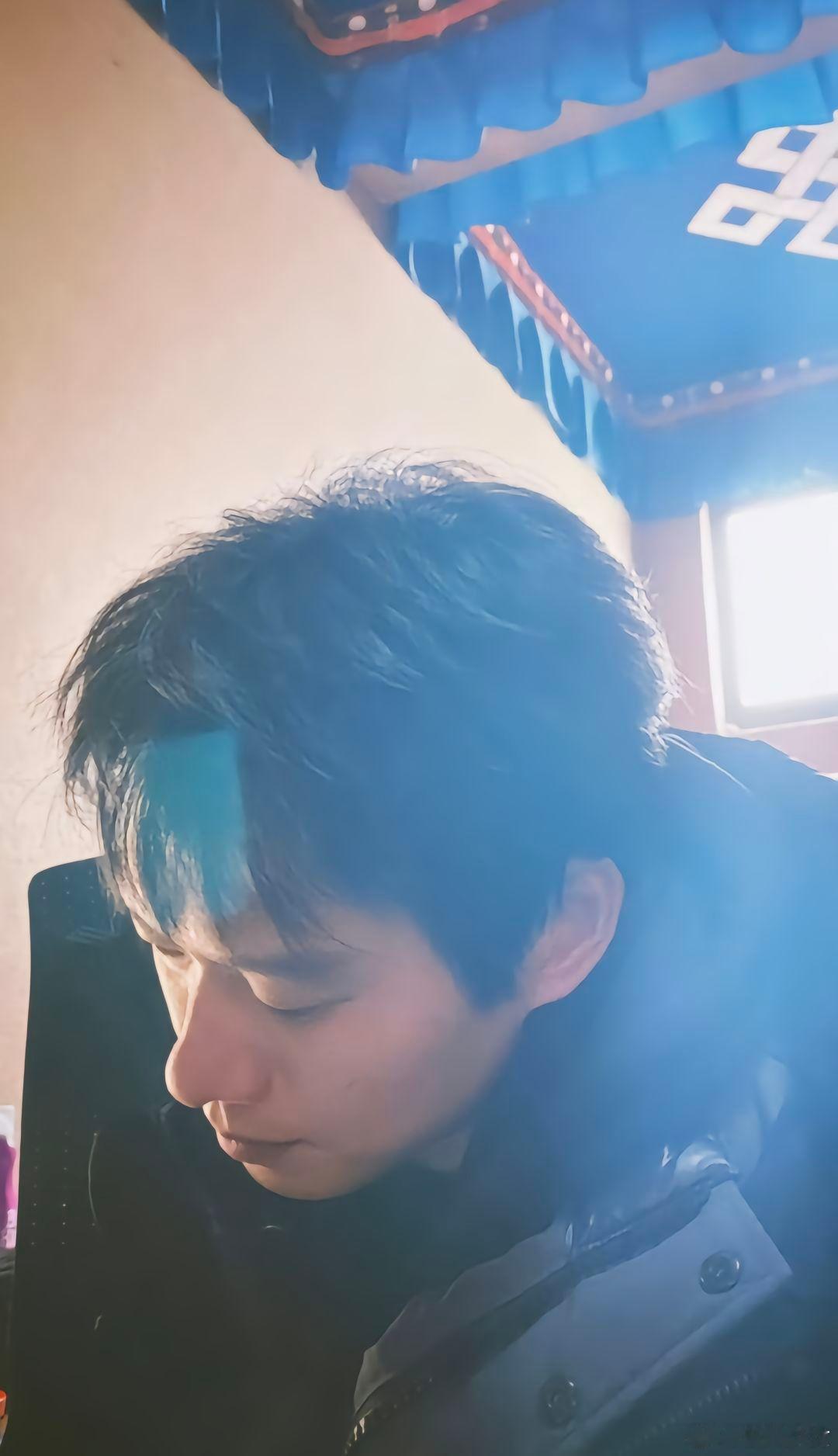 魏大勋[超话]  世上有两种人最可爱，一种是漂亮，一种是聪慧，而你是既聪明又漂亮