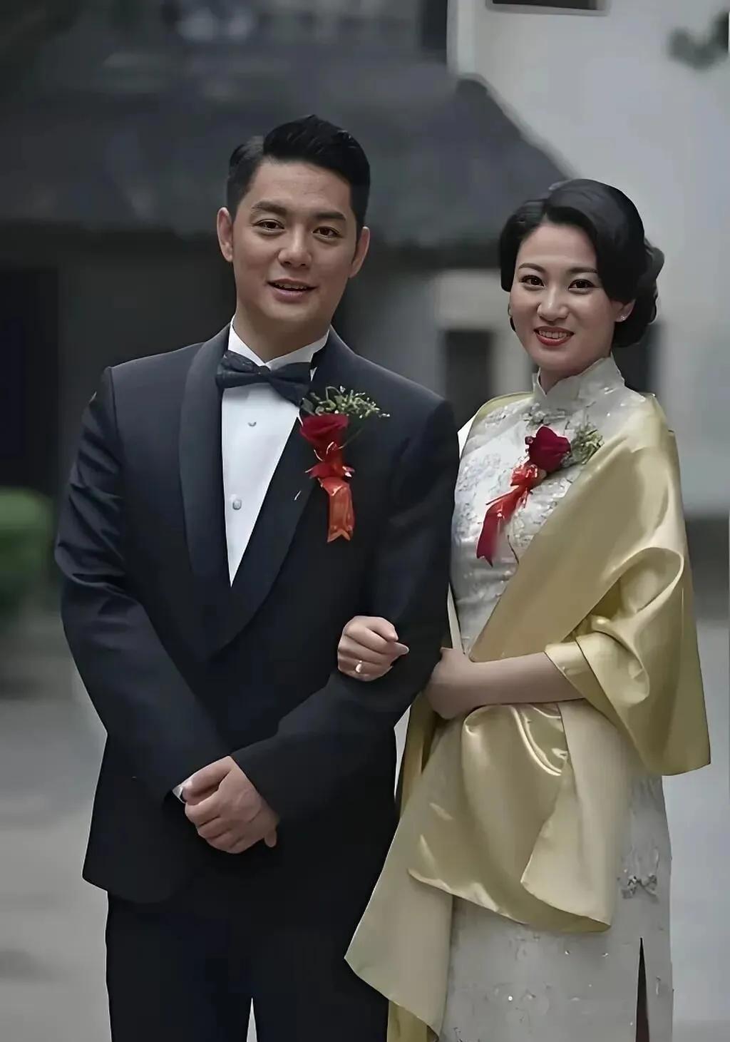 演员傅程鹏1995年凭借电影《女儿红》中一个小角色正式踏入演艺行业。
之后的数年