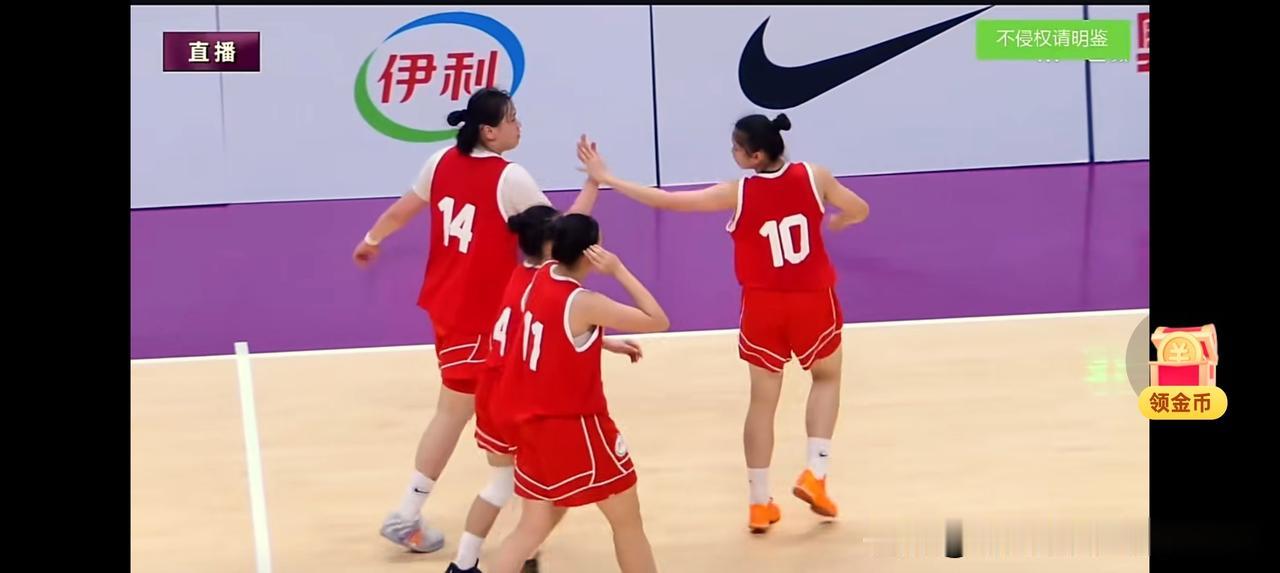 后卫线是中国U17女篮最大的短板！
今天晚上女篮热身赛中国U17女篮71-77新
