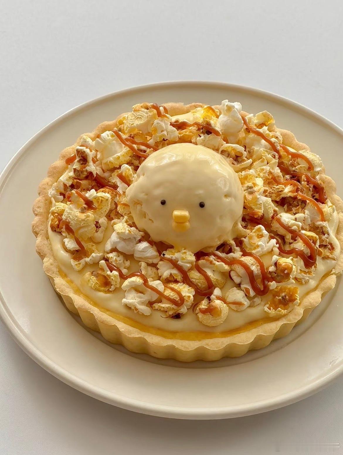 玉米脑袋不要错过这款甜品 边熬酱边偷吃的快乐谁懂！底下是烤的酥酥脆脆的黄油挞皮?