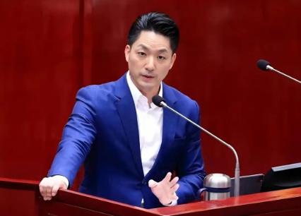 台湾地区恐怕要大洗牌！岛内正流传着一个几乎板上钉钉的预判：只要蒋万安在 2026