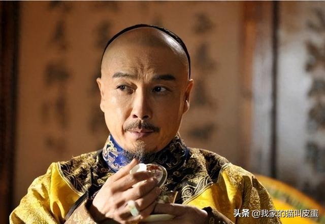 大学士阿桂率兵到甘肃后，给乾隆写信发牢骚说今年的雨水太多。乾隆大为震惊，因为甘肃