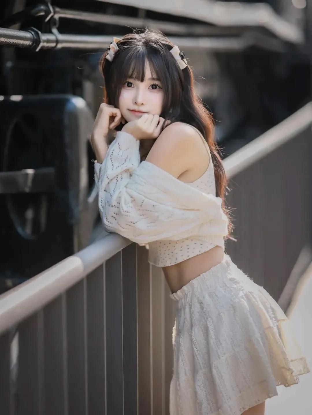 温柔的氛围感分享美女穿搭服饰