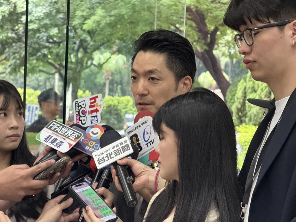 台湾陆委会竟然明令禁止地方政府参与海峡论坛，
台北市长蒋万安5日表示，
站在北市
