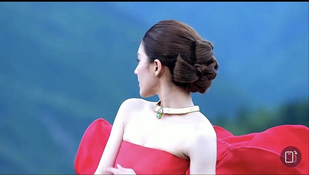 VOGUE红毯直播赵露思！！！所有人感受！！！烈焰玫瑰🌹 