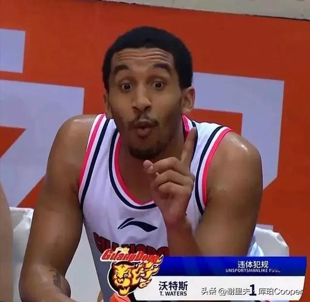 季后赛前，朱芳雨有必要找沃特斯经纪人谈一谈赢球奖金的事，全队训练都不参加，杜锋怎