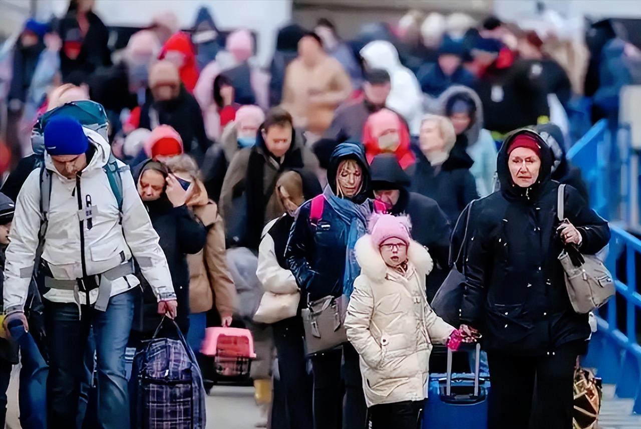 泽连斯基又出来卖惨了！说自己四年没逛过超市、没喝过速溶咖啡，而乌克兰普通老百姓更