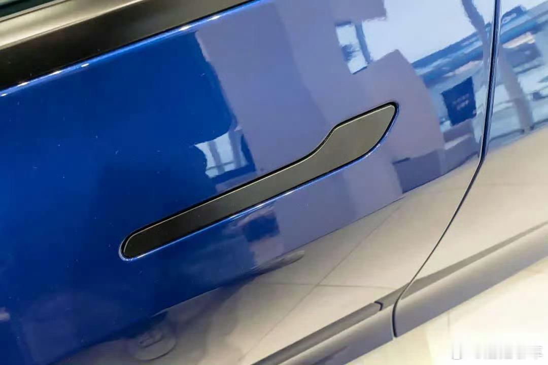 明确禁止全隐藏式门把手这个是国家强制性要求，不是倡议，更不是建议所有市面在售车型