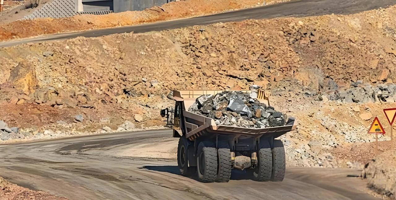 2026年4月10日，中国官方发布公告，自5月1日起全面暂停普通硫酸出口，仅电子