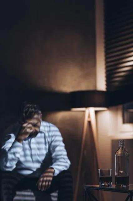 有人活着就好像自己永远不会死去一样，任着性子消耗着自己的生命和健康。老公他爸56