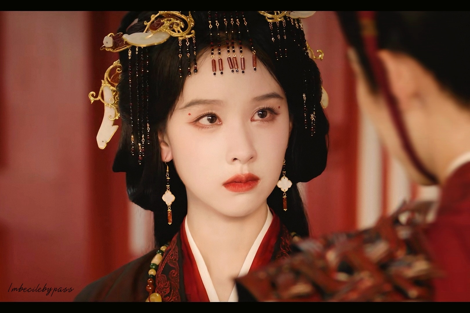 修图修美了，这么美萌一张小脸就这样含情脉脉看着我