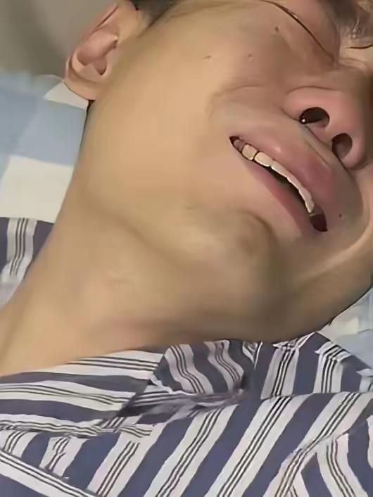 人太作就是拿命买单！
​我同事的儿子才29岁，这么年轻的年纪，本该好好打拼生活、