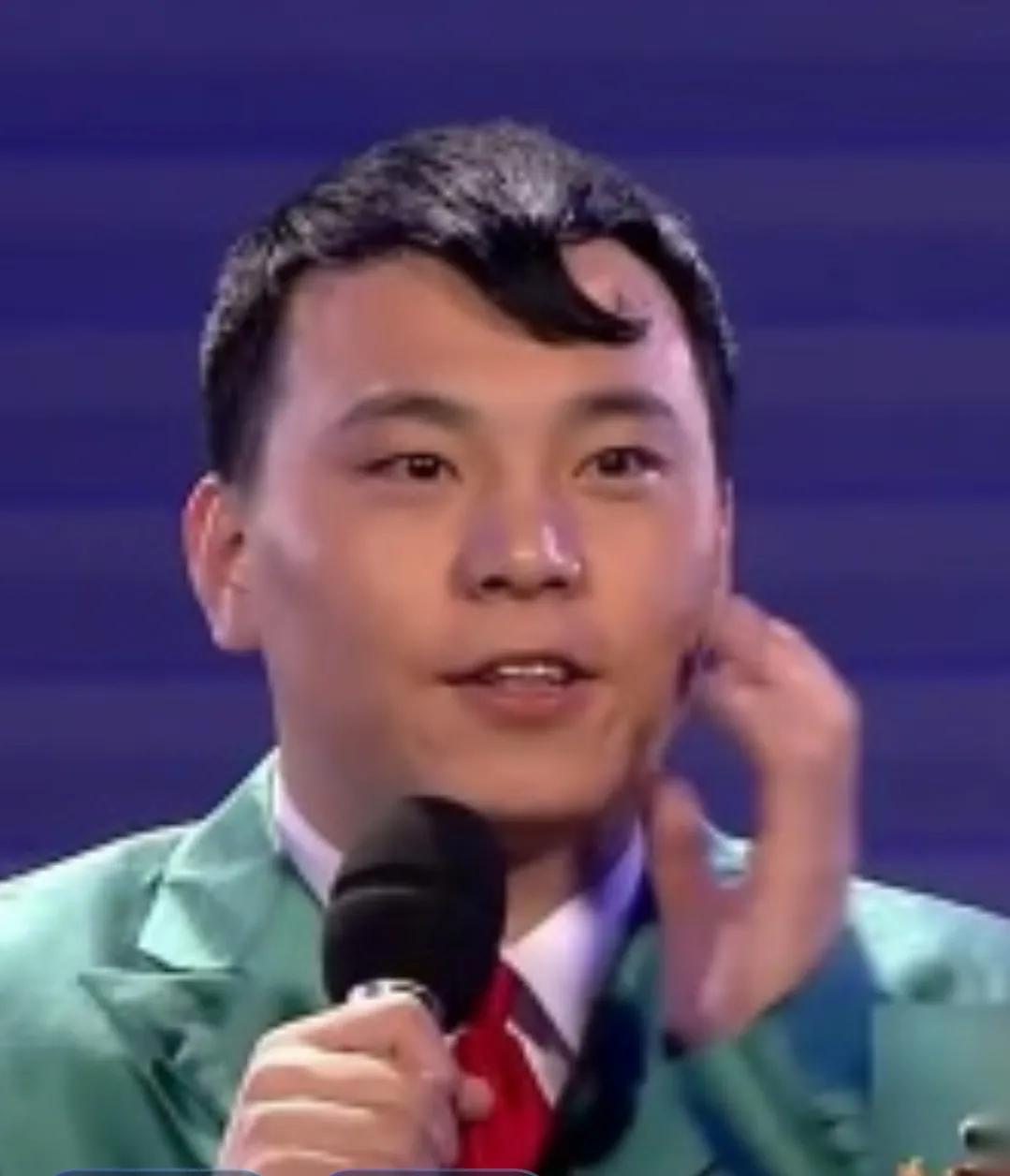 田娃参与了一场备受瞩目的“杠”林对决，在与“抬杠高手”文松的较量中，他以“戒杠大