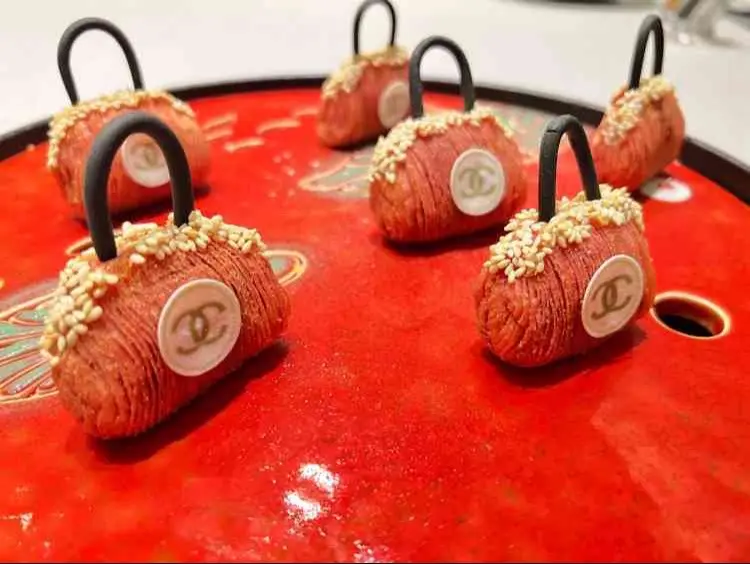 这家店回头客超多想吃你就来 吃货的世界唯有美食不可辜负 谁懂这一口的好...