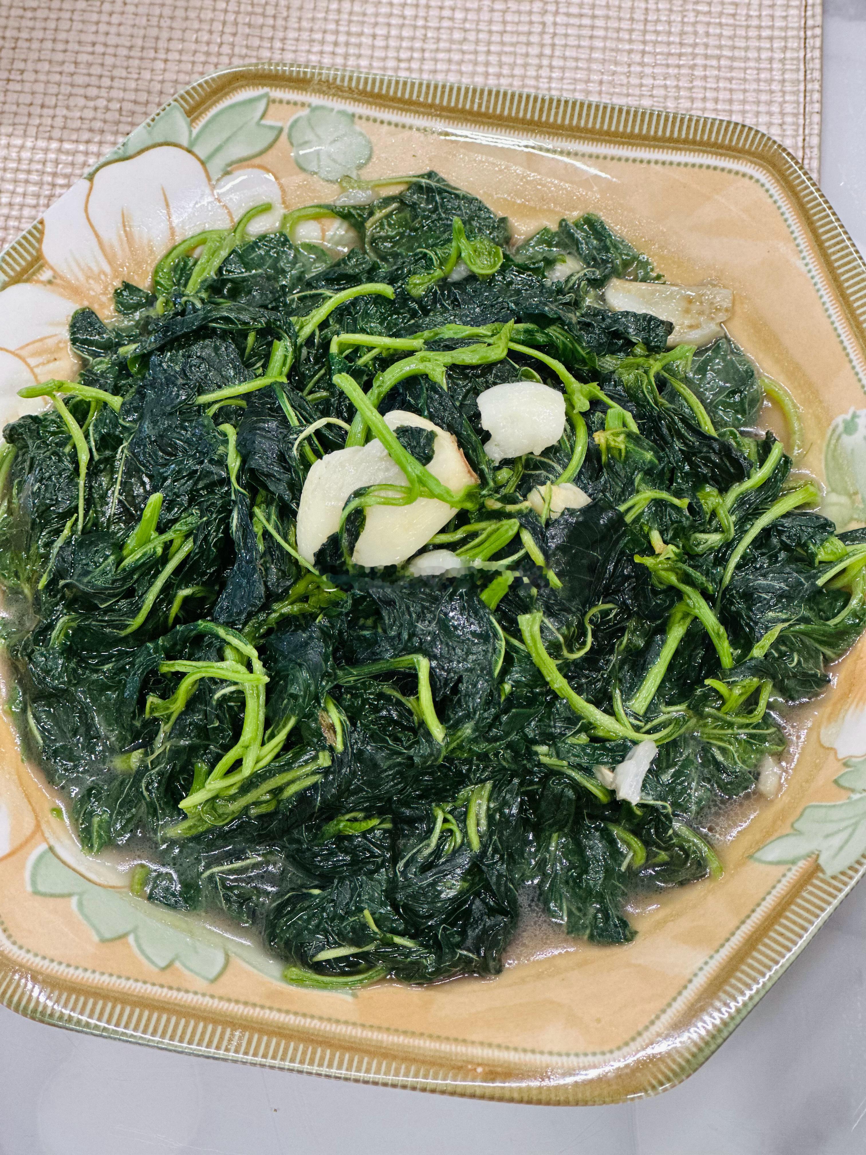每日一餐分享终于停药了！再去开药前可以休息一周今天让爸爸安排了白萝卜！忌口忌了好