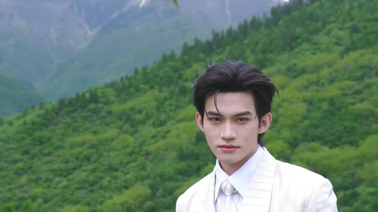 VOGUE审美VOGUE红毯男明星🈶表现力如何？许凯  张康乐 何与 夏之光 