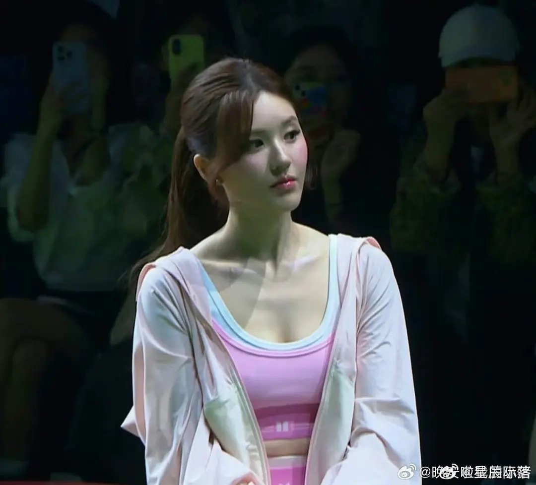 赵露思、田曦薇直播，你更喜欢哪个 