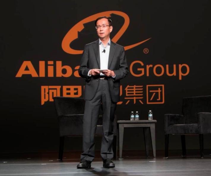 [太阳]阿里巴巴前CEO张勇终于买房了！在杭州住了十几年酒店，费用全部公司出，自