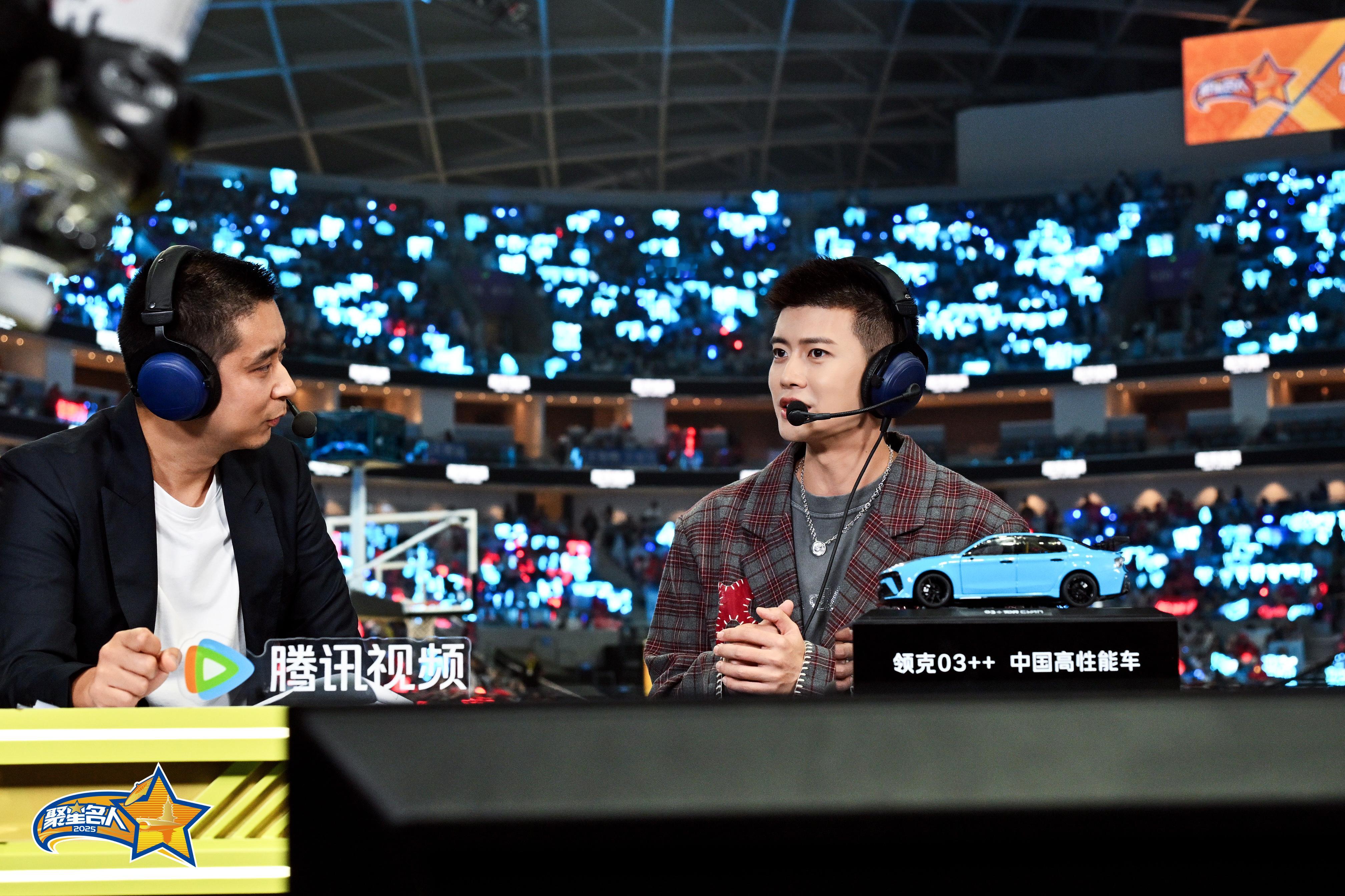 任嘉伦[超话]任嘉伦nba最佳全能艺人奖任嘉伦 一张聚星名人赛采访照📷 ​​​