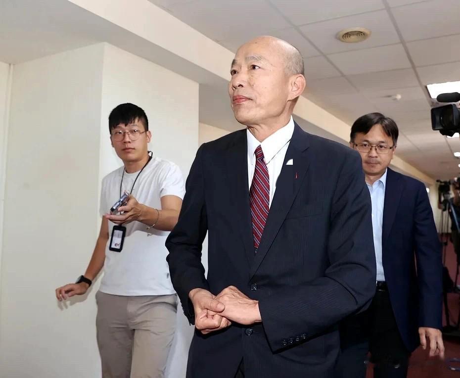韩国瑜：即使被季麟连批评 仍笑脸迎人

韩国瑜今天（29日）在国民党团“立法实务