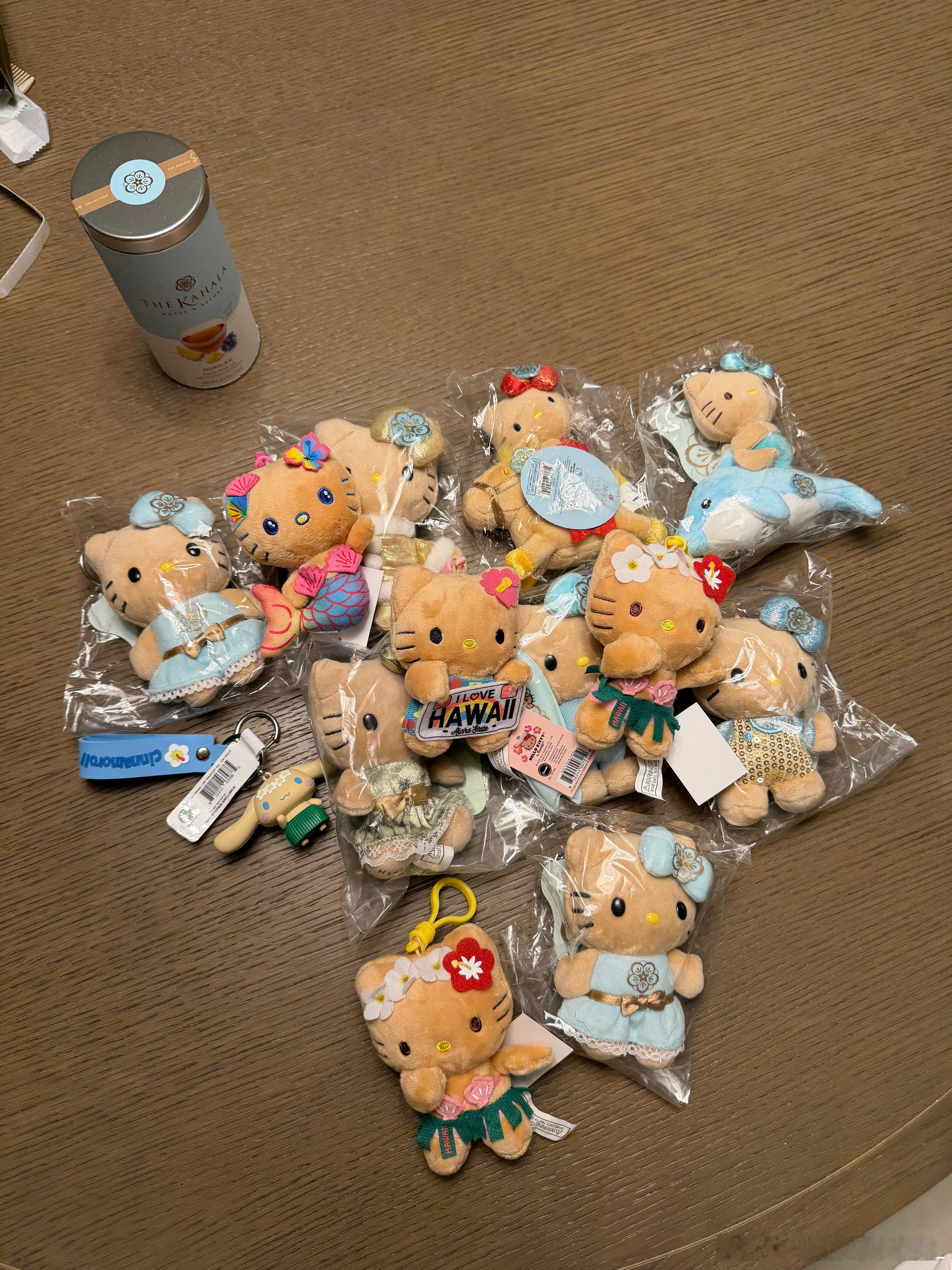 展示一波战利品～来夏威夷肯定要买黑皮kitty喽也给大家准备了小礼物大家感兴趣可