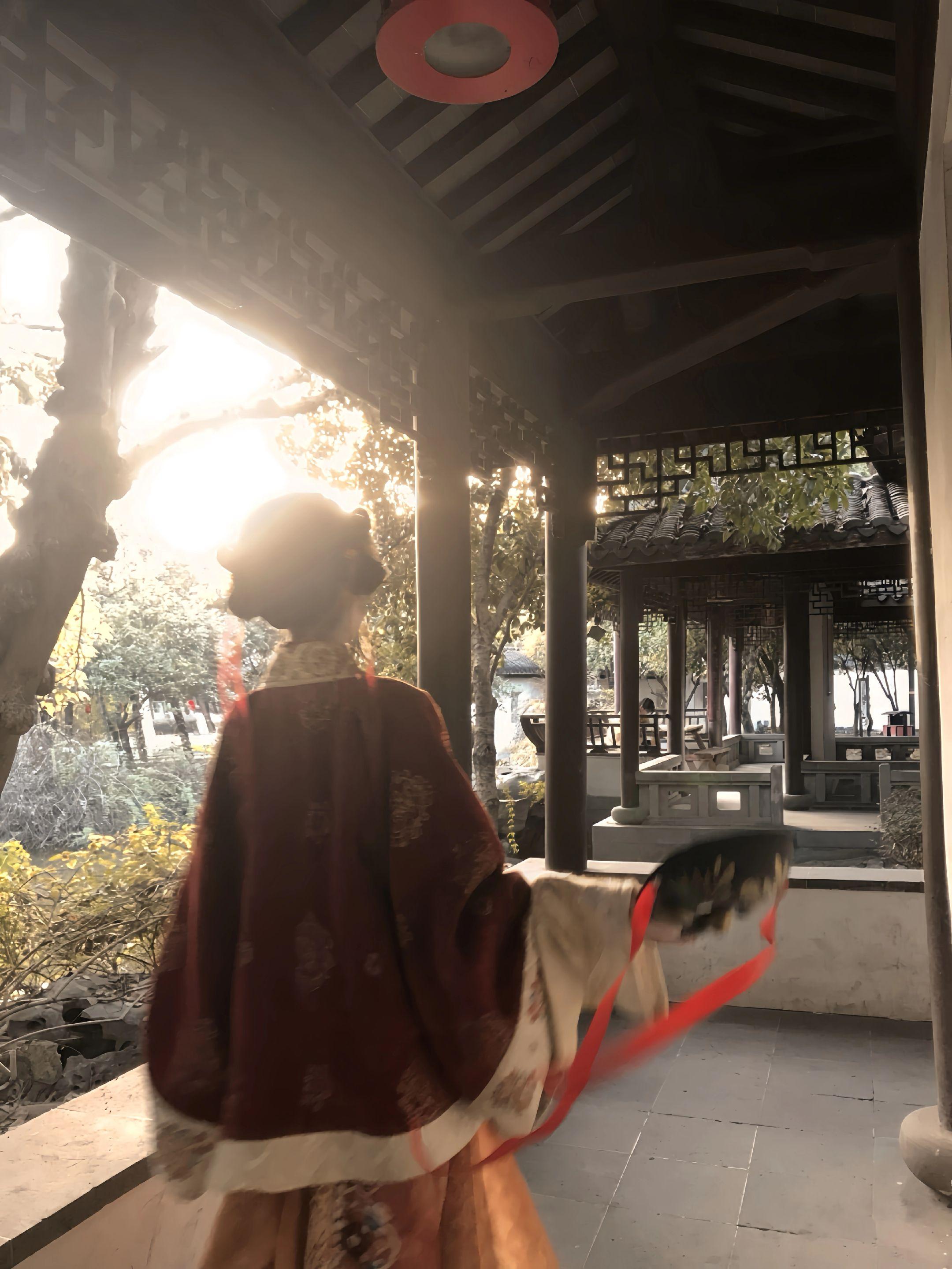 “恰似一樽江湖还一樽少年”