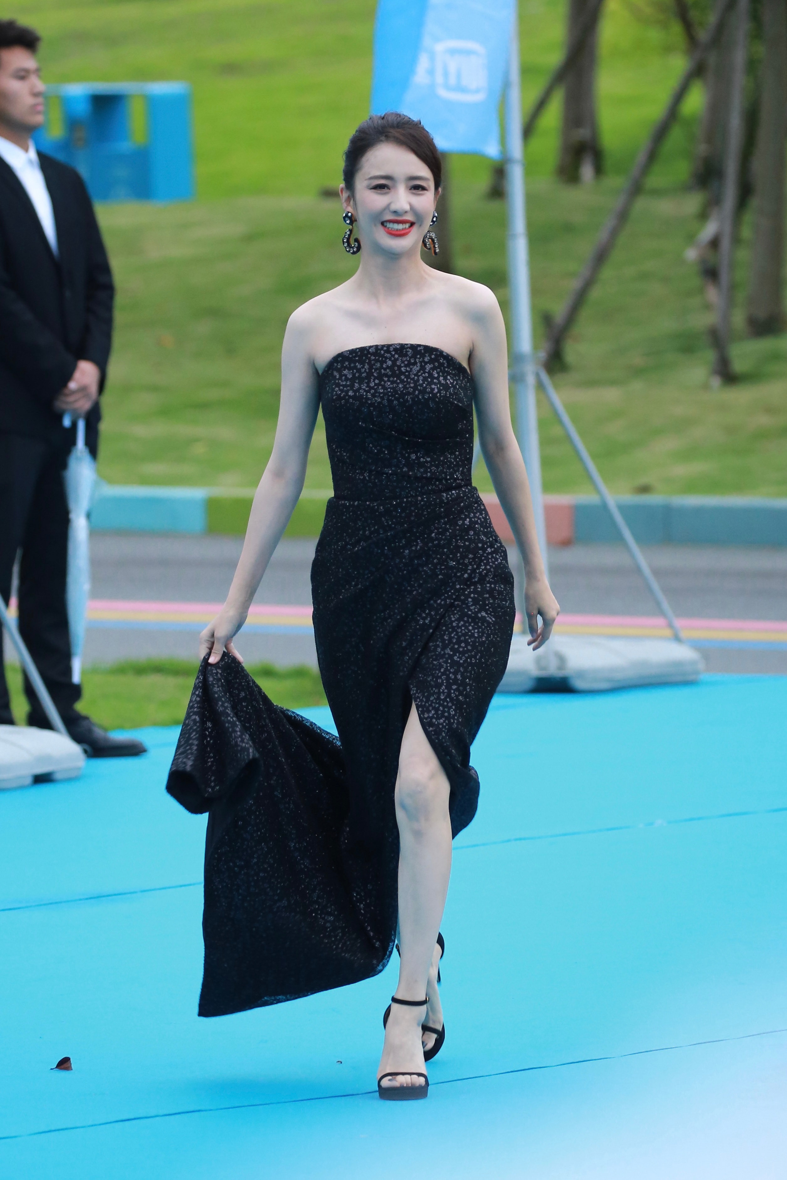 佟丽娅 这谁顶得住啊 