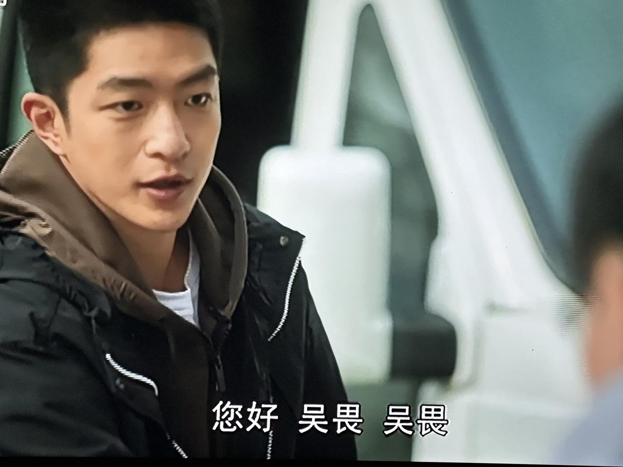 央视黄金档的《星月征途》最近剧情简直像开了倍速，看得人热血沸腾！两对年轻人在异地