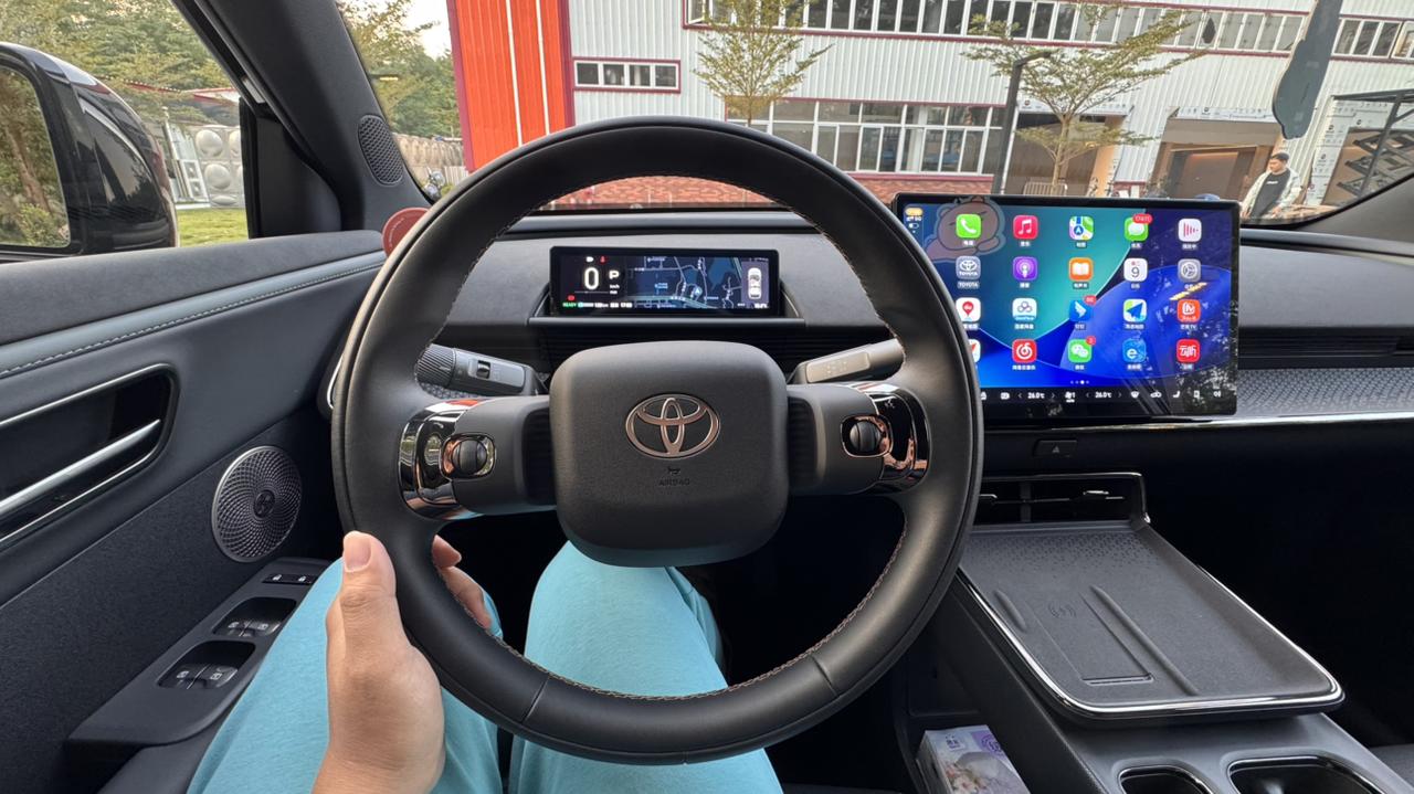 等到今日才轮到我推送OTA…..
这次最重要的就是车机更新CarPlay
其次是