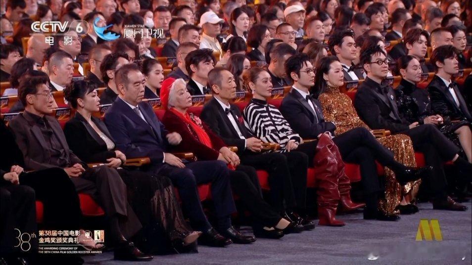 正在直播，不知道大家关注没，今年的影帝影后会是谁?最佳男主提名名单: 朱一龙《志