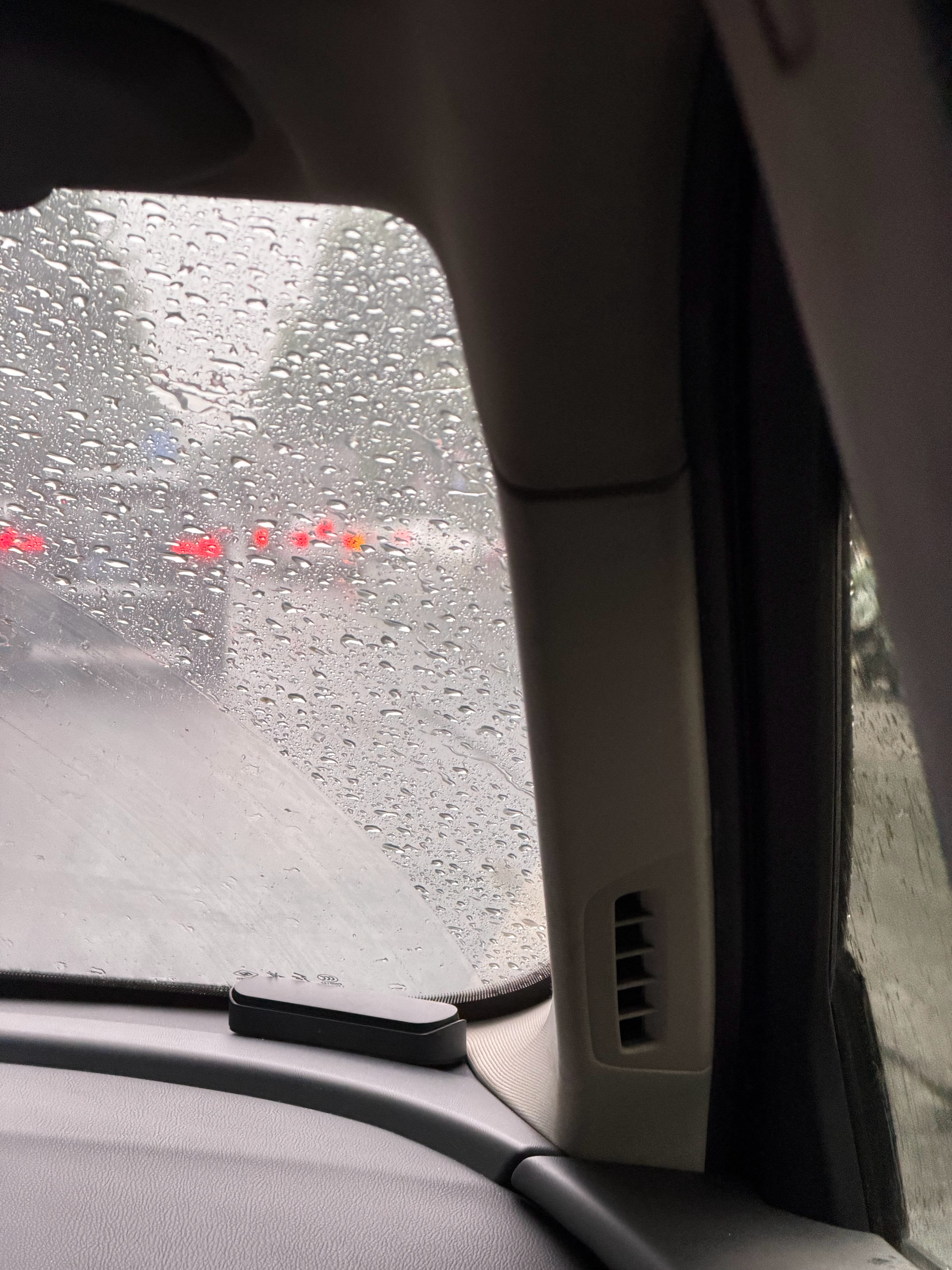 改签了早班机，趁北京暴雨之前赶紧回武汉