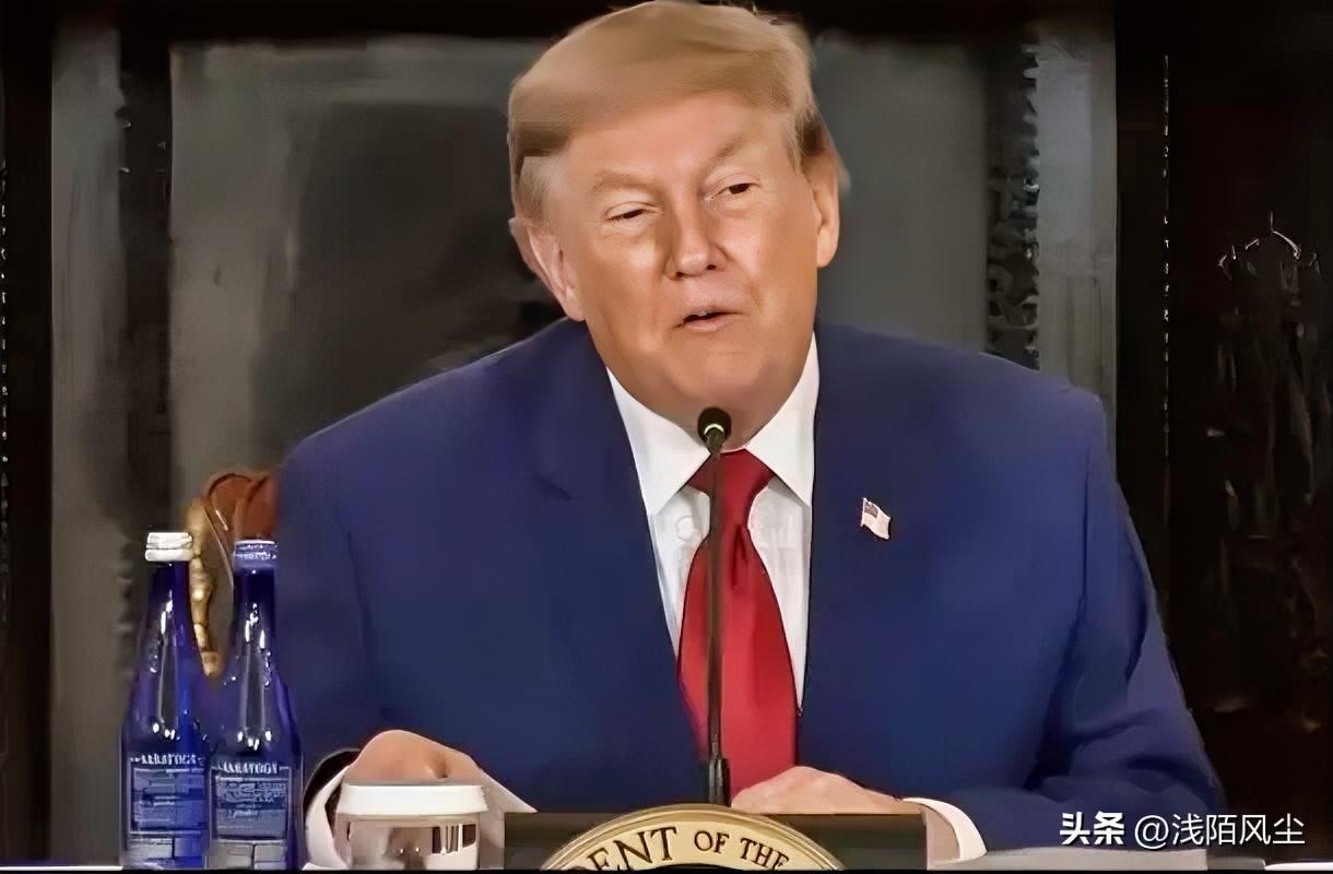 特朗普谈及与英特尔公司的过往纠纷时称，问题解决后英特尔给了美国政府10%的股份，