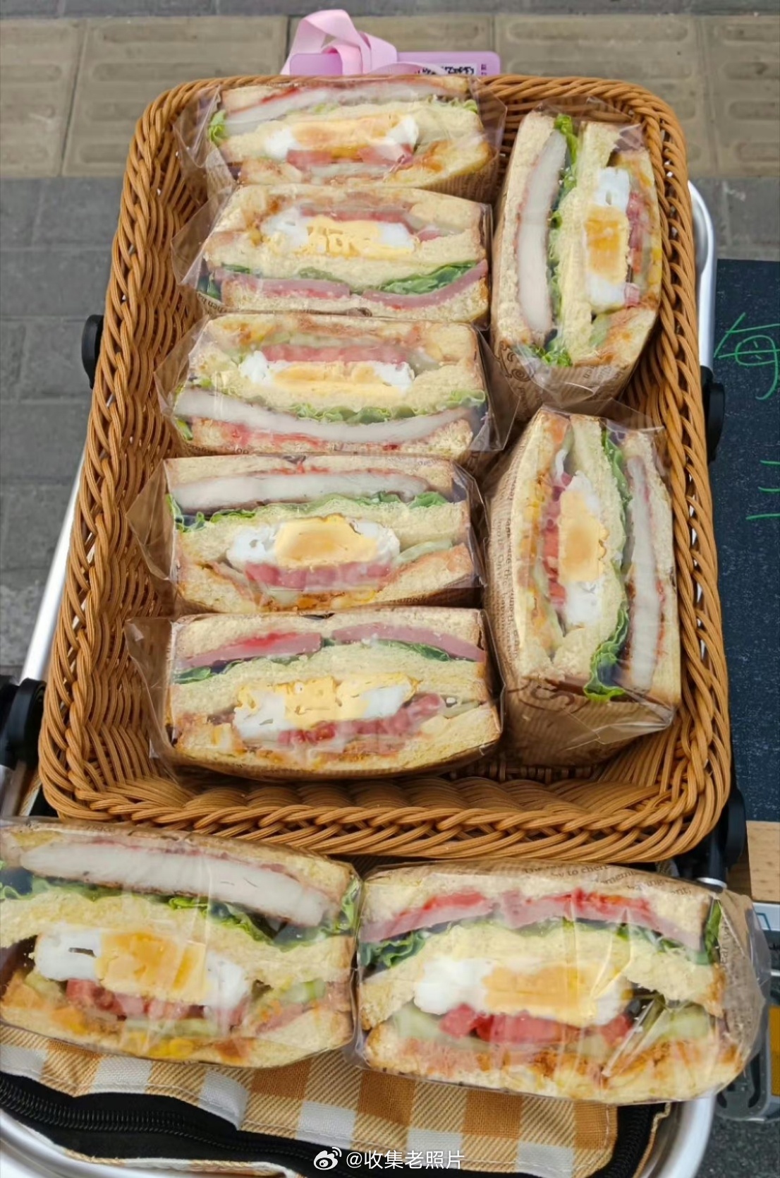深圳网友：在龙岗地铁站卖“三明治”早餐，第一天卖了8个，再坚持两天看看，不行就去