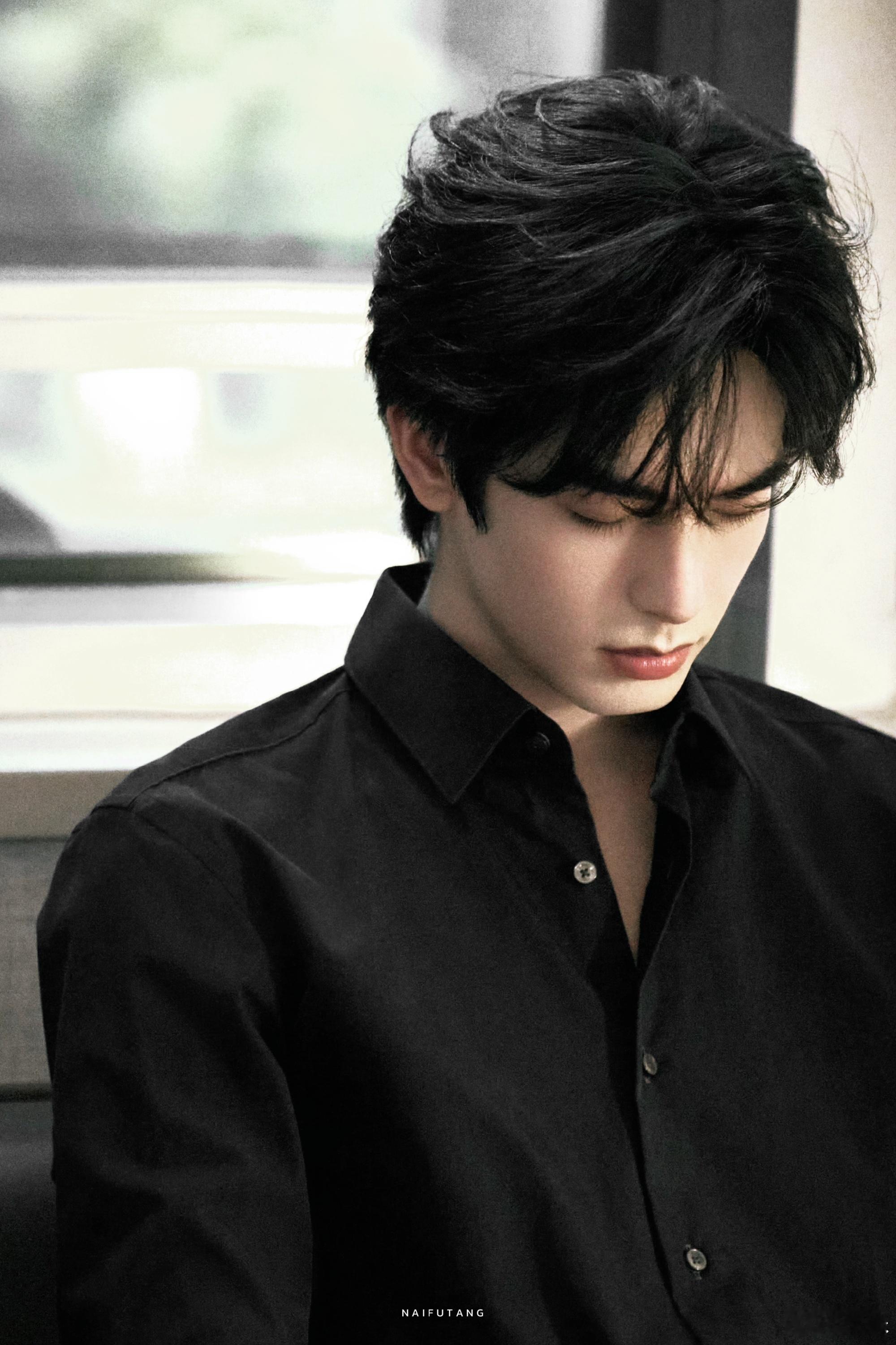 很权威的一张脸 