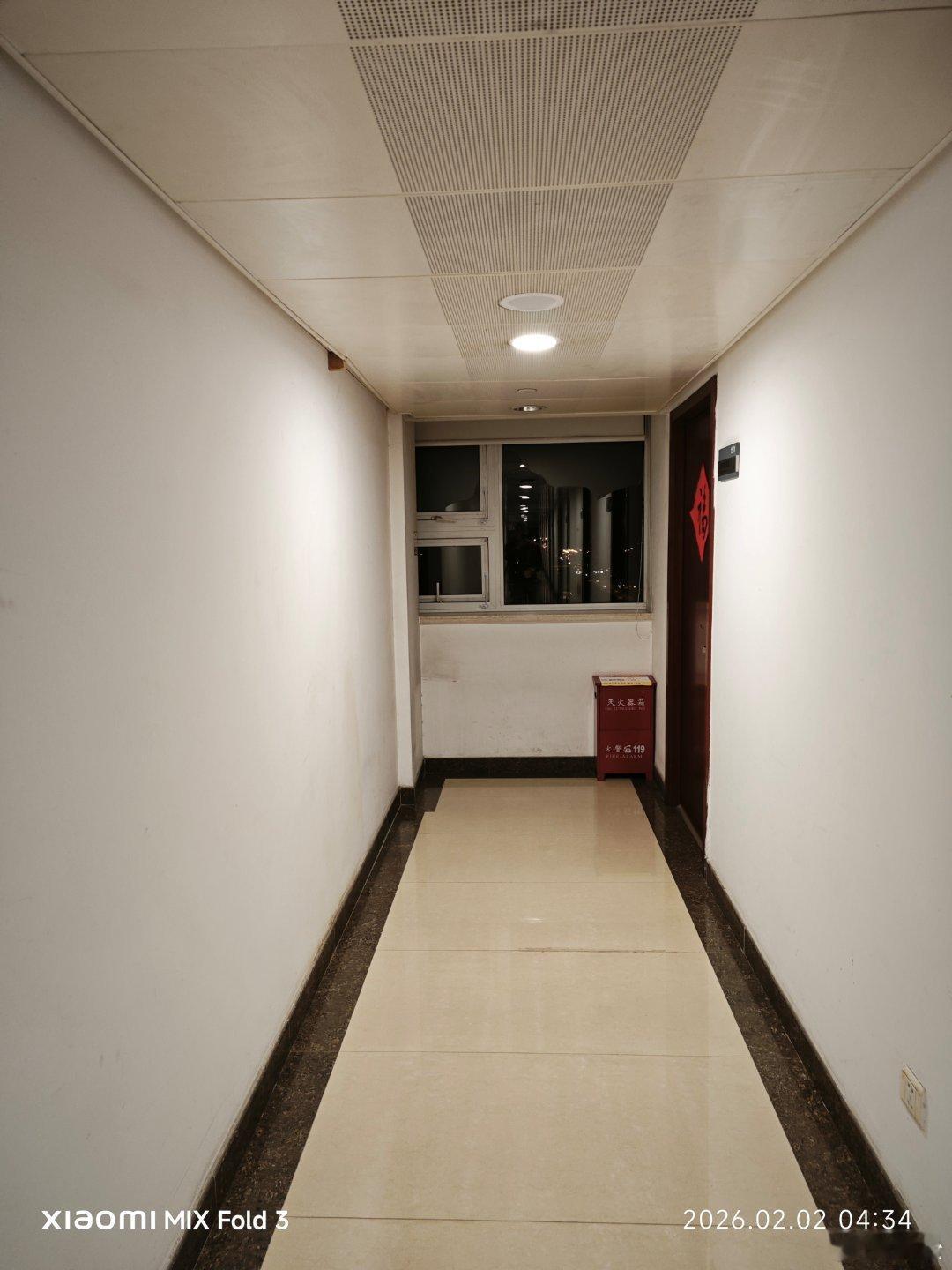 昨天一位同事急病去世。十分震惊悲伤，难以置信，白天黑夜都在想这个事。脑海里总是他