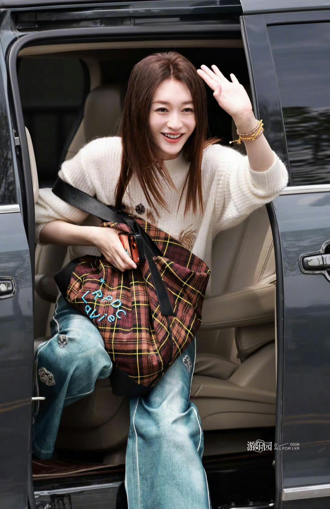 建议节目组给冉姐配个U盘，这记忆力太费觉了。李小冉背词3小时睡醒全忘了乘风202